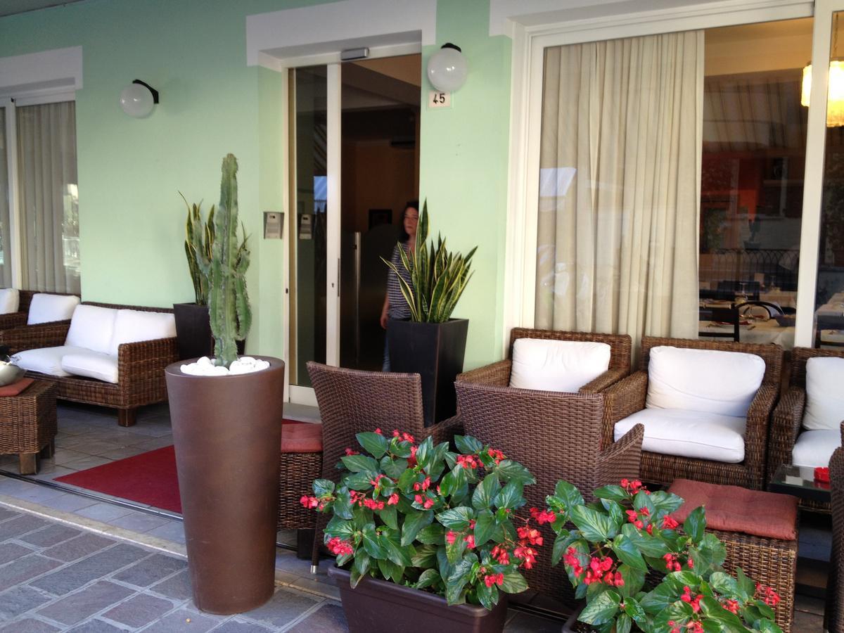 Hotel Ferrara Cattolica Luaran gambar