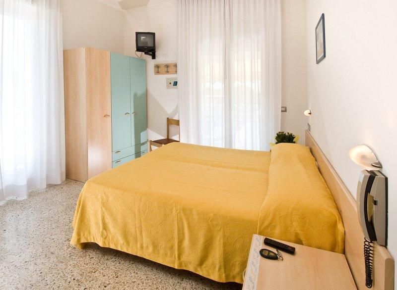 Hotel Ferrara Cattolica Luaran gambar